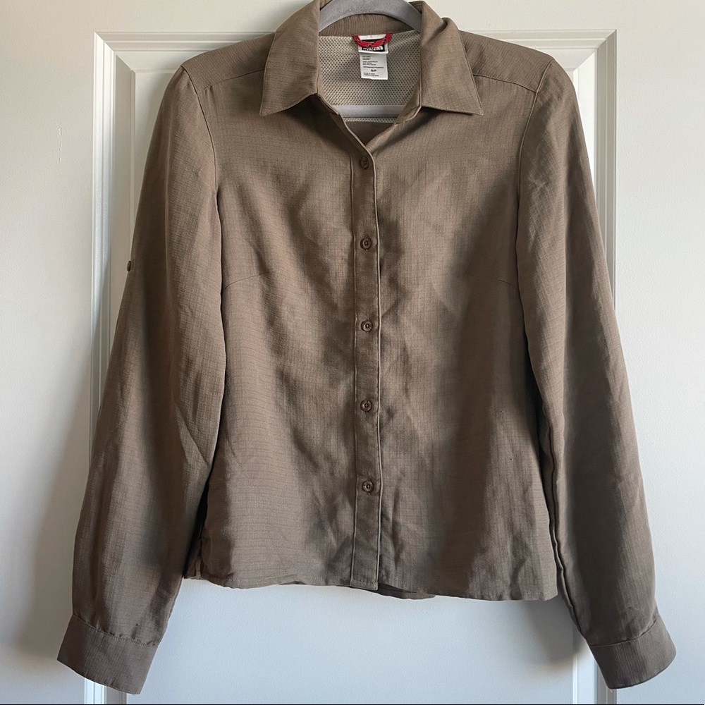 Women’s North face Button Down Shirt S